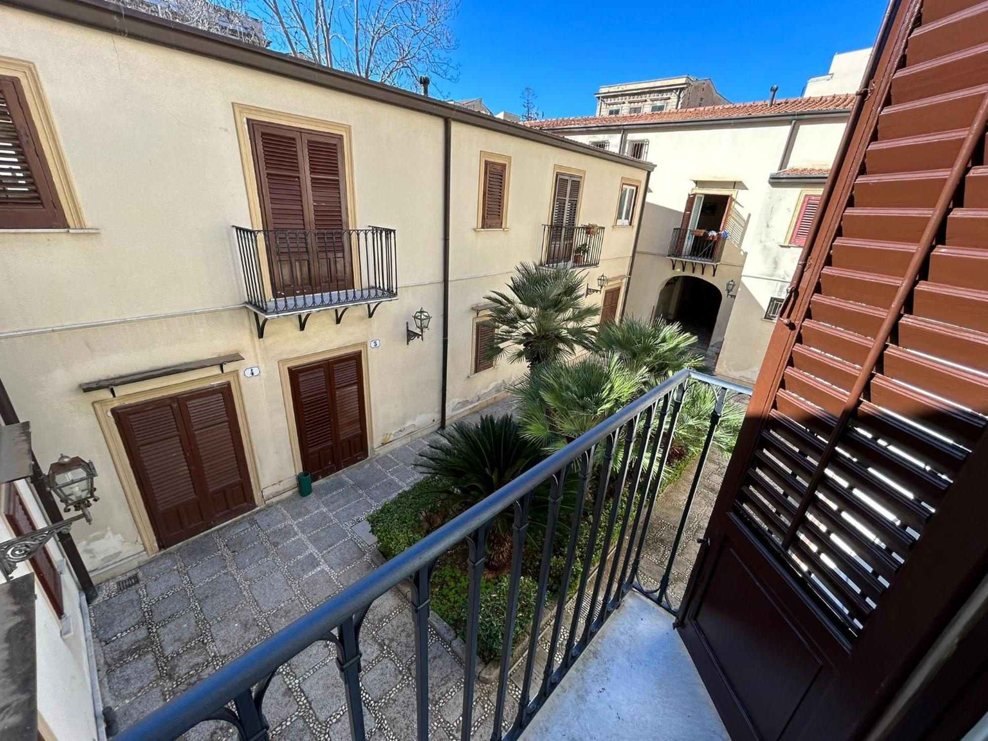 Corte Dei Re Di Palermo Apartment Екстер'єр фото